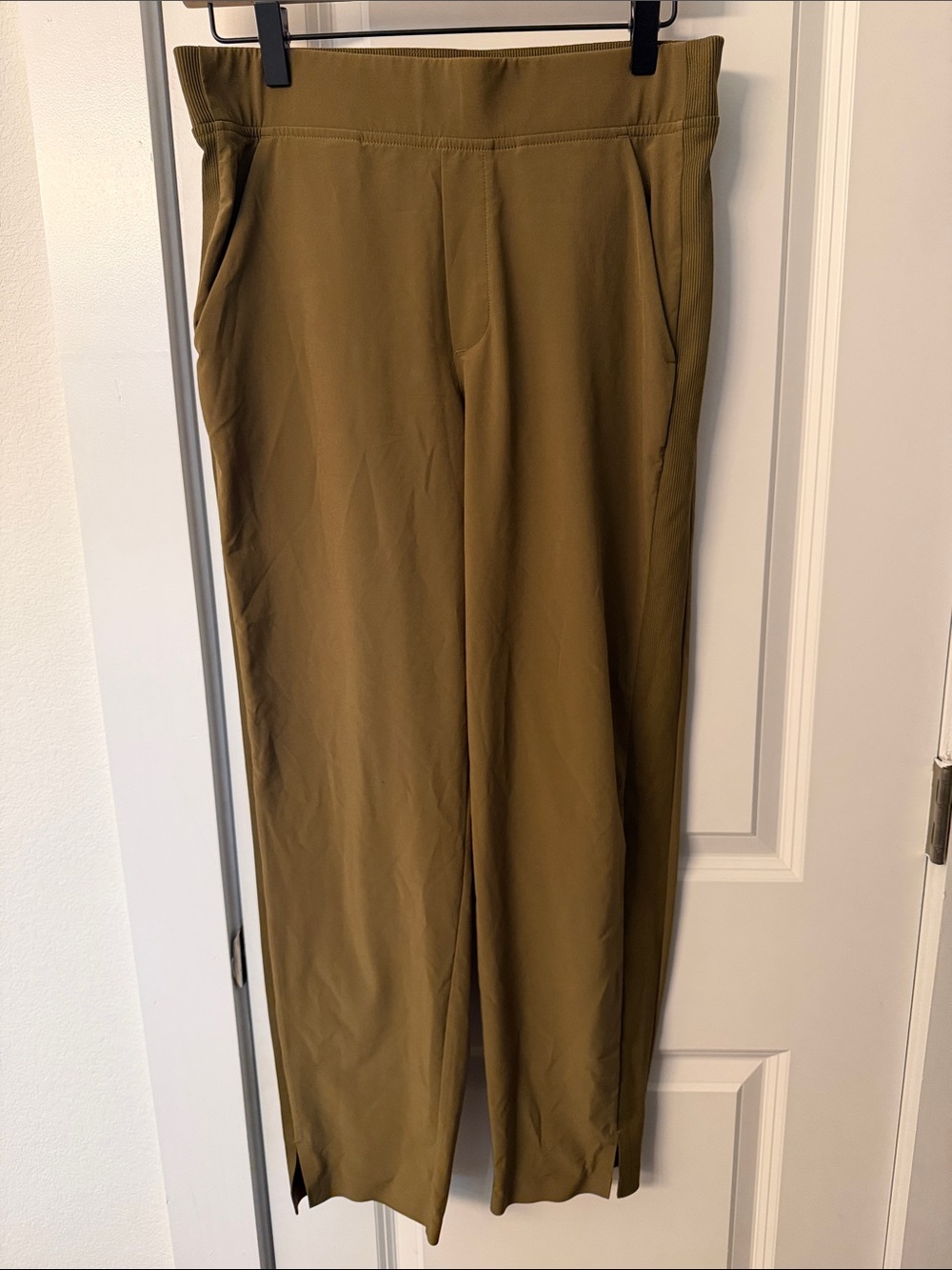 Athleta Olive Green Cropped Straight-Leg Pants